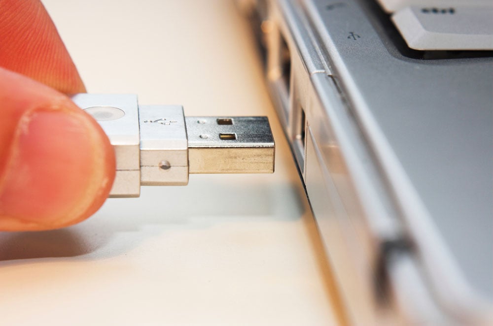 Ansigt opad Hurtig politik 5 Reasons & Solutions when USB Flash Drive Keeps Disconnecting and  Reconnecting in Windows